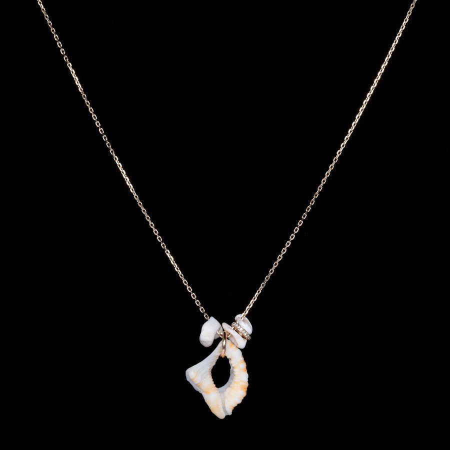 DIAMOND and shell gold necklace
